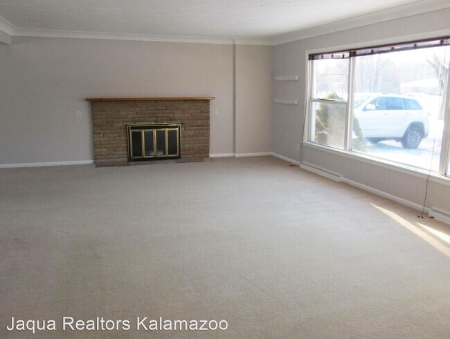 Building Photo - 3 br, 1.5 bath House - 8532 Gull Road