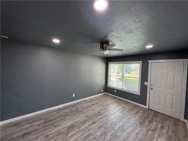 Photo - 70 N Hunter St House