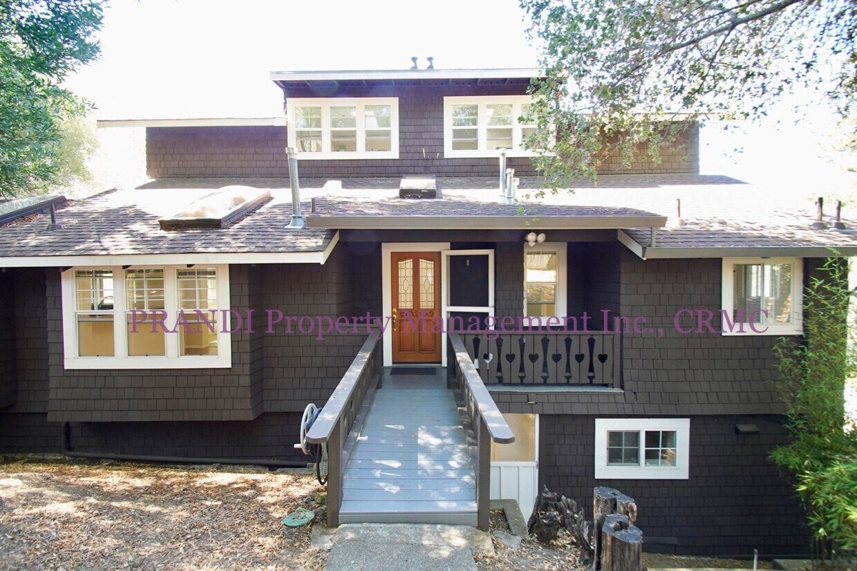 Foto principal - Delightful and Spacious 1Br in Triplex Clo...