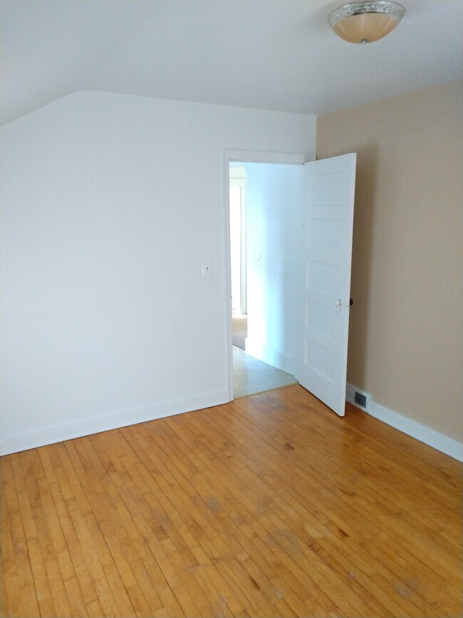 Foto del edificio - 408 N Albany St