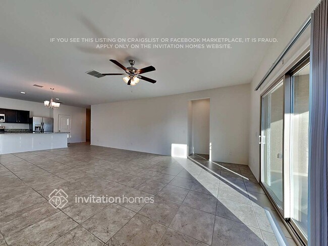 Foto del edificio - 25567 W Allen St