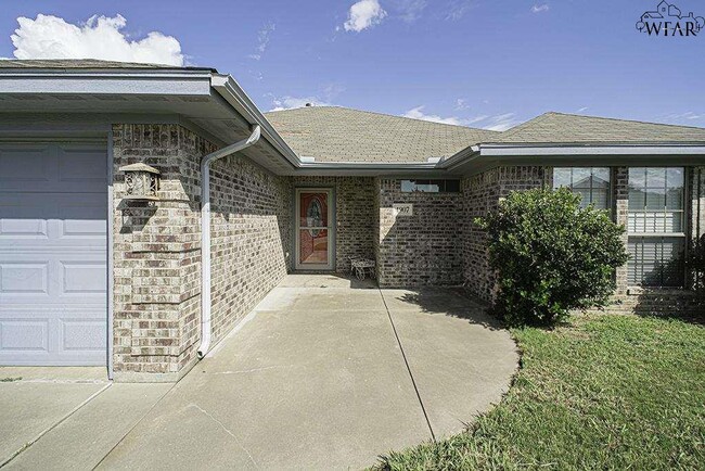 Building Photo - 4907 Falcon Crest Blvd