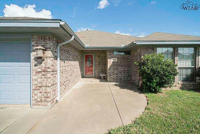Foto del edificio - 4907 Falcon Crest Blvd