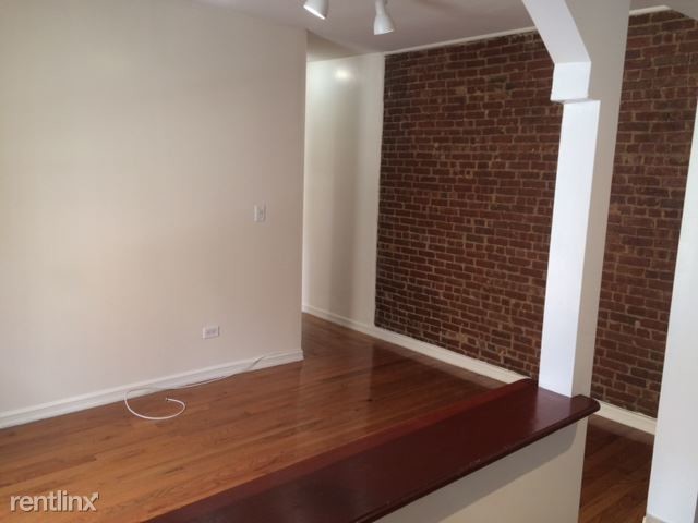 Building Photo - 3 br, 1 bath Apartment - 121 La Salle St
