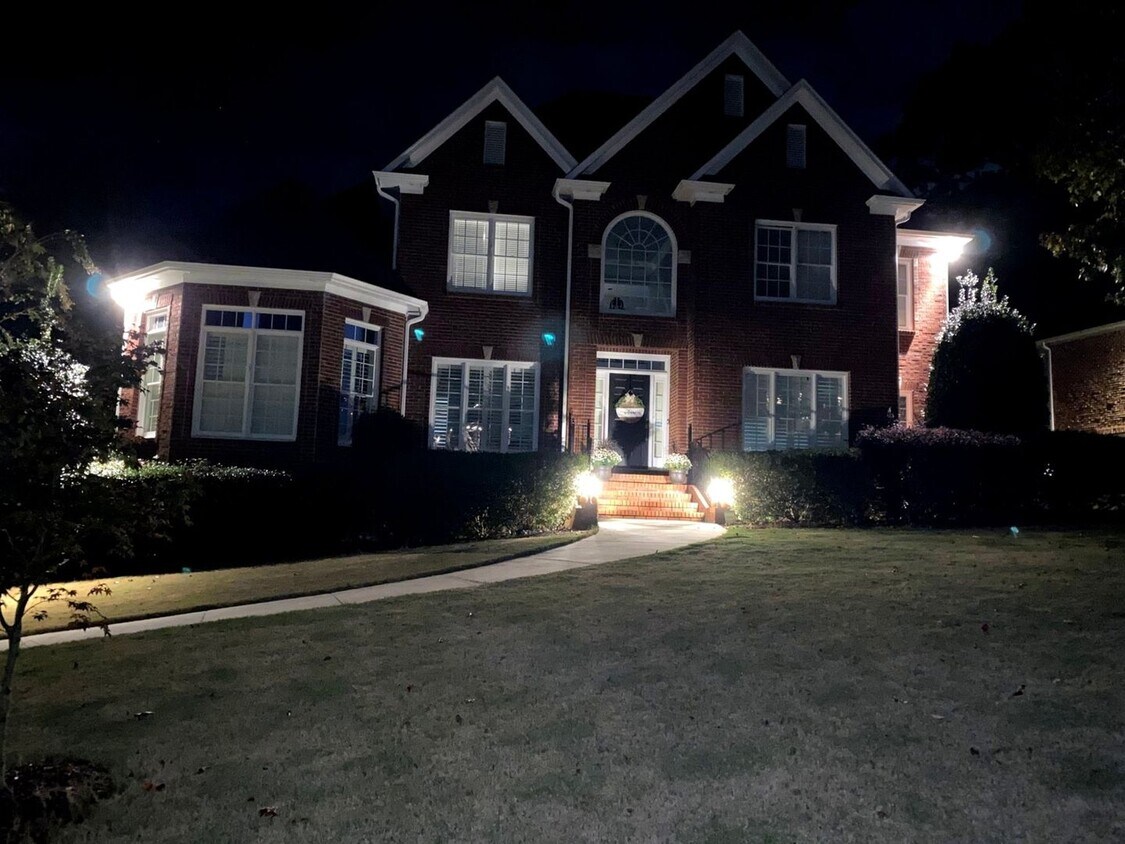 Building Photo - Stunning 5BR House in Greystone Farms - Ho...