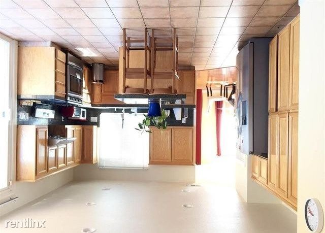 Building Photo - 3 br, 2 bath Townhome - 2121 San Mateo St