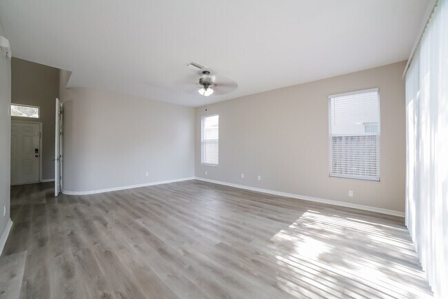 Foto del edificio - 9613 Laurel Ledge Dr