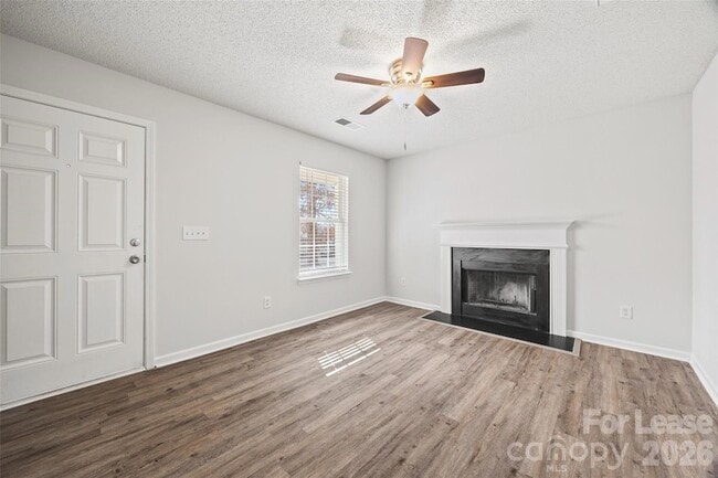 Building Photo - 1411 Swaying Branch Ln