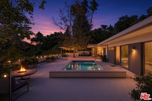 Foto del edificio - 3201 Oakley Dr