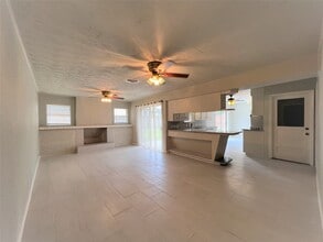 Building Photo - 1518 Johanna Dr