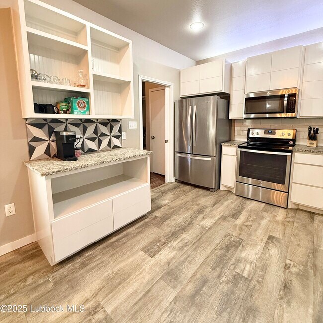 Foto del edificio - 5220 Kemper St