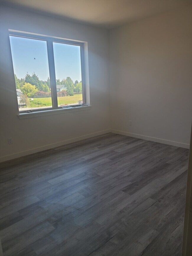 Building Photo - 2 Bed, 2 Bath. new construction condo. Wal...