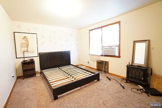 Primary Photo - 413 Forest Ave