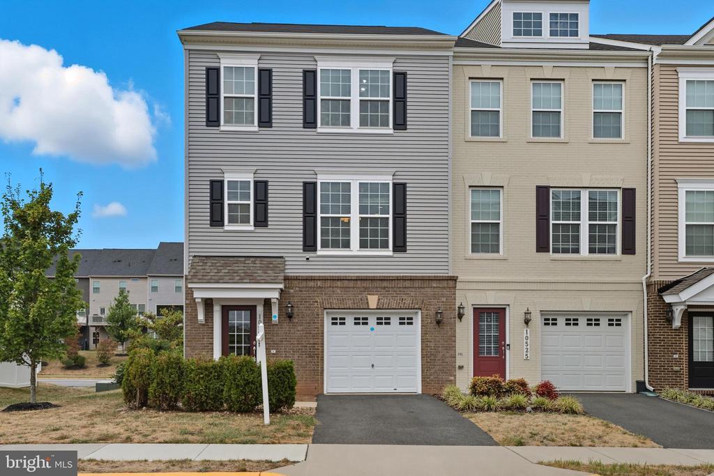 Foto principal - 10523 Hinton Wy