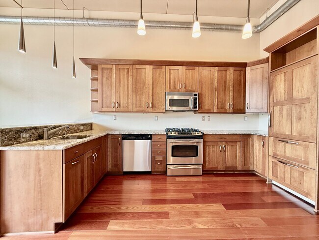 Building Photo - Luxury Studio in the Heart of Downtown Colorado Springs – All utilities included-Premium Living w...