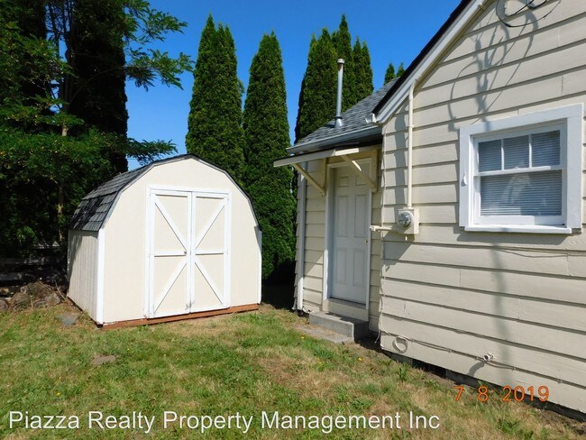 Building Photo - 4 br, 2 bath House - 106 N Central Ave