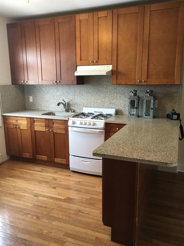 Foto principal - 3233 46th St