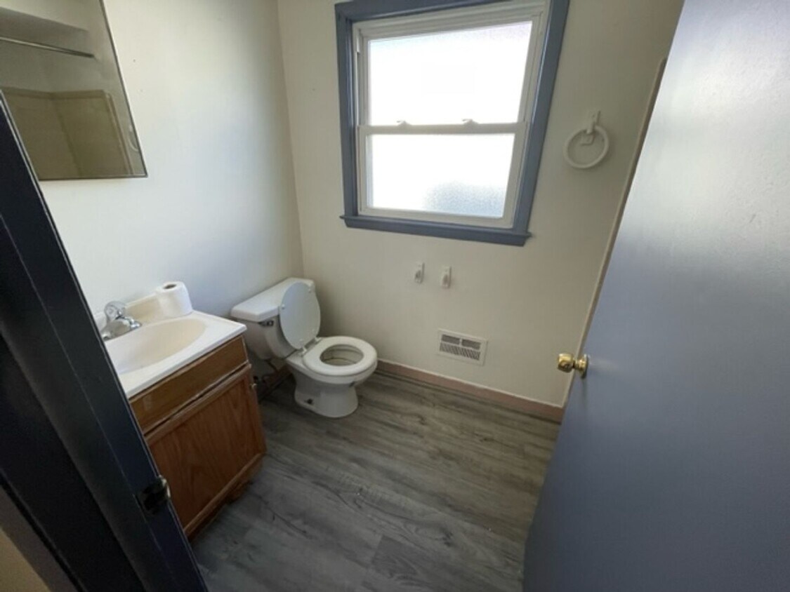 8829 W Congress St Unit 8831 W Congress St, Milwaukee, WI 53225 Room