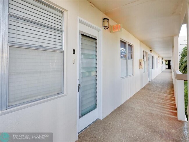 Building Photo - 3204 PORTOFINO