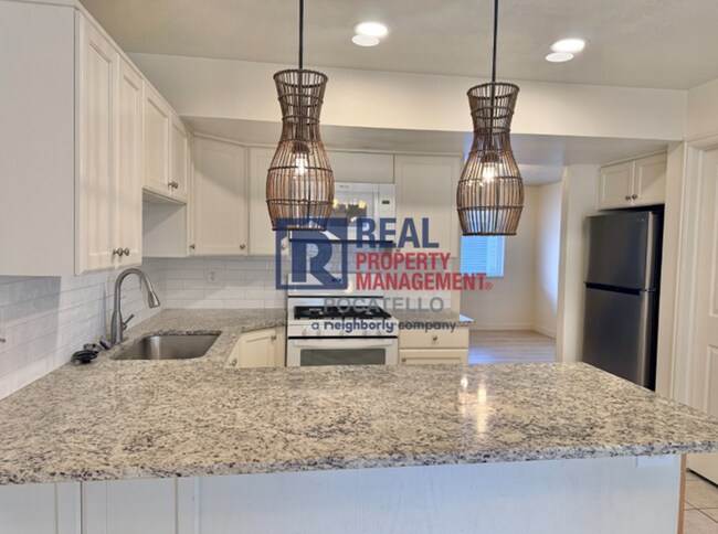 Foto del edificio - 3 Bed 1.5 Basth townhouse - 1 car garage