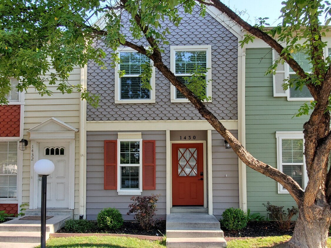 1430 W Telegraph Hill Dr, Taylorsville, UT 84123 Townhome Rentals in