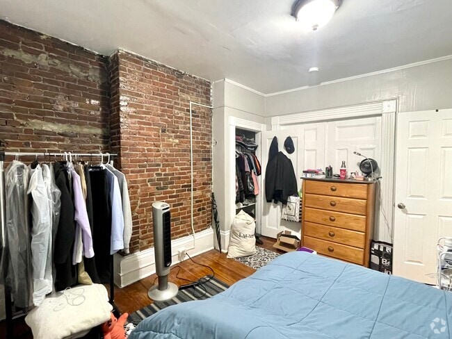 Building Photo - 2 Champney Pl