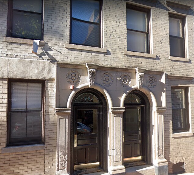 Building Photo - 43 Joy St