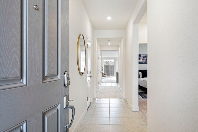 Building Photo - 2021 Maradona Dr