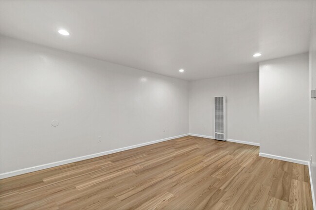 Foto del edificio - 3319 Nevin Ave