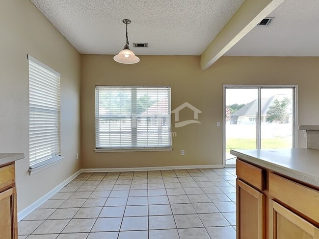 Building Photo - 521 Amsonia Cir