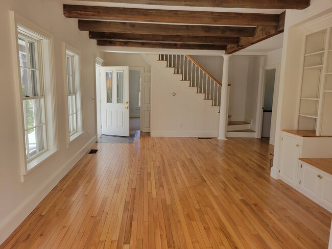 Building Photo - 2485 Sanford Rd