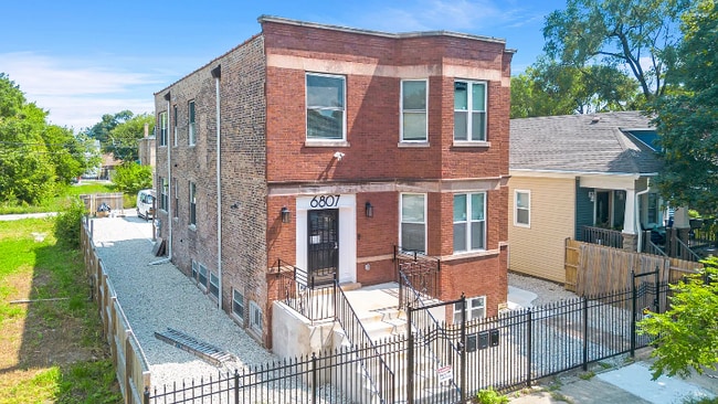 Building Photo - 6807 S Paulina St