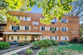 Building Photo - 822 Seward St