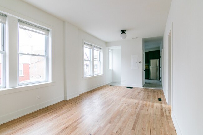 Building Photo - 3D TOUR! Available 5/1 in Logan Square! Fu...