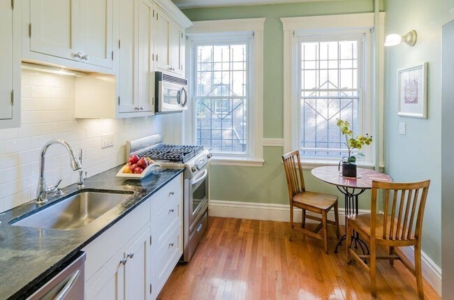 Building Photo - 226 Jamaicaway