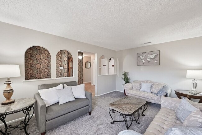 Foto del edificio - 1712 Meadowlane Terrace
