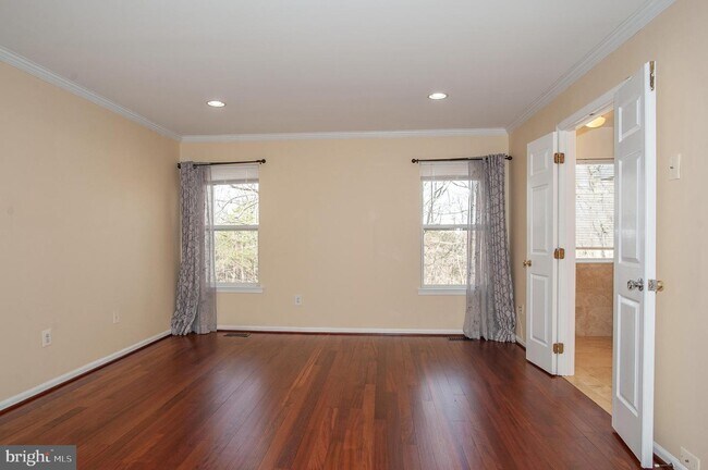 Foto del edificio - 7727 Sullivan Cir