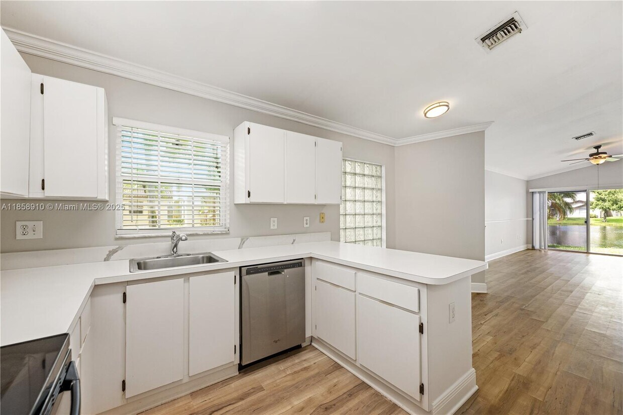 Foto principal - 510 NW 108th Terrace