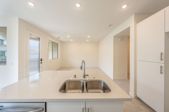 Building Photo - 3260 S Agate Paseo