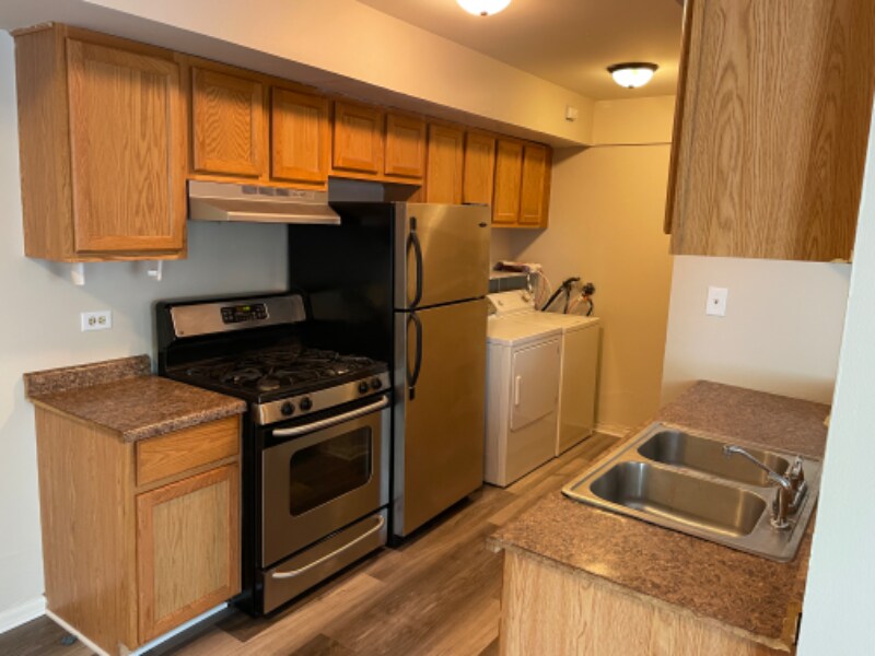 Photo - 10S421 Echo Ln (Willowbrook, IL)