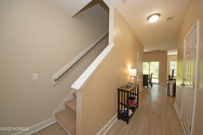 Building Photo - 424 Guppy Loop Road