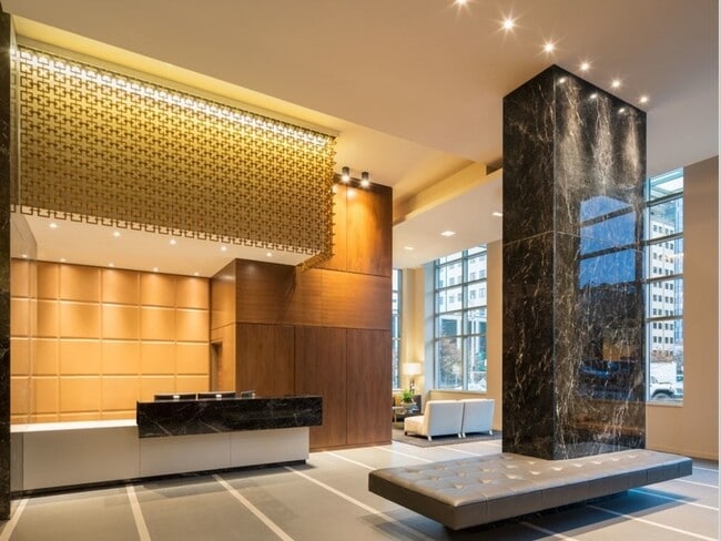 Building Photo - Luxury 2bed/1.75bath Condo at Insignia in ...