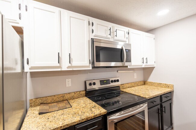 Foto del edificio - Lovely 2 BR/1 BA Condo in Columbia!