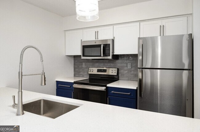 Foto del edificio - 6873 Peachtree Blvd