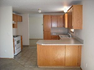 Building Photo - Spacious 4 Bedroom Home w/ Patio & Large F...