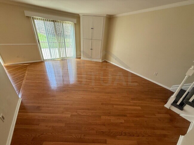 Foto del edificio - 48108 Colony Farm Cir