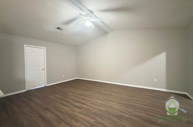 Photo - 103 Parkston Ave House