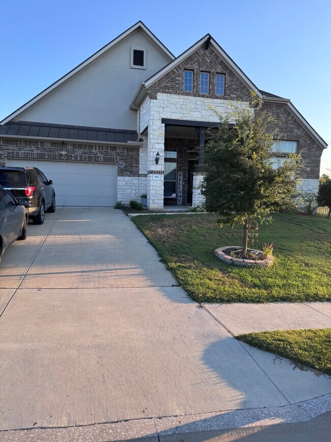 Foto del edificio - 513 Lambert Cv