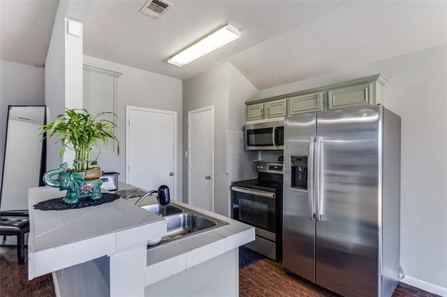 Building Photo - 3153 Ronay Dr