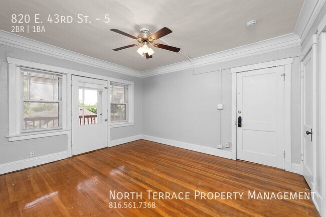 Foto del edificio - Charming, Historic 2BR with Balcony in Hyd...